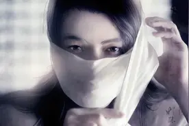 苍白如纸，一个人失忆图片