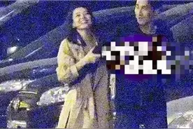 赵又廷背高圆圆散步，越爱越甜蜜的他们来发狗粮啦！图片