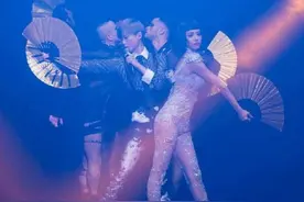 舞台女王李宇春 蔡依林正式交锋，完美演绎特务J图片
