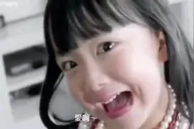 父亲看着女儿的录像，渐渐泪目视频封面