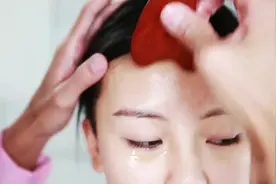 刮痧的原理？哪些人不能刮痧？怎么刮痧？这个视频来告诉你视频封面