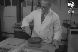 上个世纪手工巧克力的制作过程~