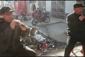 彬县民间艺人吹唢呐，农闲时自组乐队戏班子视频封面