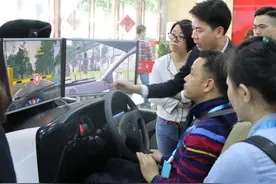 深圳驾培市民开放日 睿航模拟器安全驾驶系统亮相图片