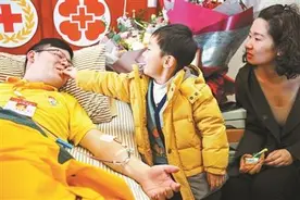 当年获移植的患者病情复发 小伙二次捐献干细胞图片