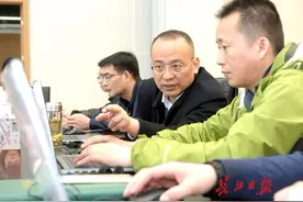 青山21号公路将补栽树木,有绿化问题快上长江网问林业局长图片
