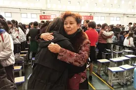 西宁海湖中学迎来别样成人礼图片