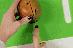 涨姿势！蔬果快速剥皮法，懒人的必备绝招图片