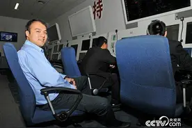 航空管制员白剑：13年守护“空中生命线”图片