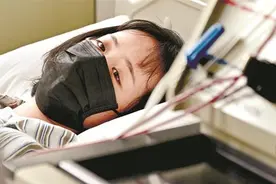 为救父亲，14岁女孩一月增重12斤图片