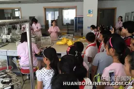 唐山：凤凰小学师生参观中心血站 过不一样的儿童节图片