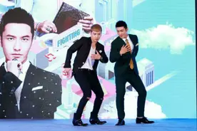 BIGBANG胜利黄晓明比拼卖萌 胜利：晓明哥有钱图片