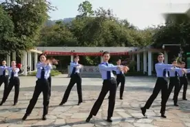 广东靓女警花跳C哩C哩，正爆！视频封面