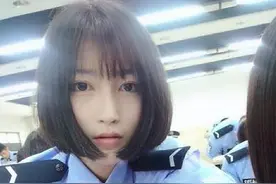 公安大学校花晒校园照 原来是一清纯萌妹子图片