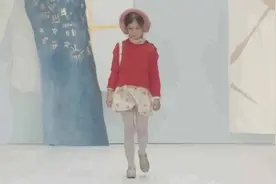 一群可爱小美女聚集到了Bonpoint，大事件！视频封面