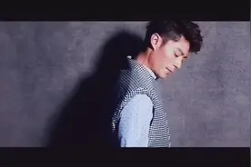 霍建华时尚大片混剪，BGM是3D环绕版的哦，戴耳机看帅哥哦！图片