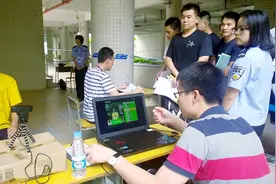 广东公务员考试采用人脸识别实名验证进场图片