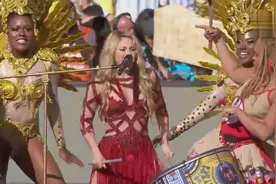 女神夏奇拉世界杯闭幕式演唱“啦啦啦”，录音室神还原！图片