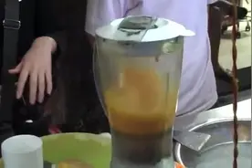 实拍海南街头的芒果冰激凌的做法，看完好想尝尝，流口水了！图片