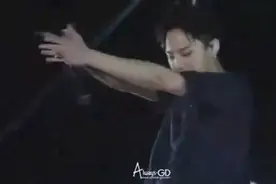 饭拍Bigbang天津演唱会，权志龙GD卖力表演满脸汗水图片