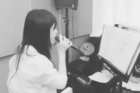 48岁玉女掌门人周慧敏久违开唱，网友惊呼“人未老歌声也未老”图片