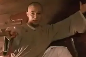 白莲教主刀枪不入，看黄飞鸿是如何战胜的？图片