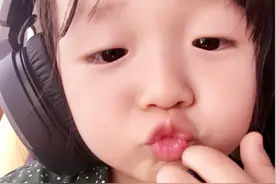 这俩兄弟天天打闹，还这么相爱，怎么能让人不喜爱？图片