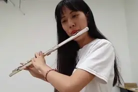 长笛演奏，经典歌曲《龙的传人》图片