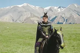 导演周显扬盛赞王凯版曹操图片