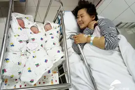 罕见！泰安29岁二胎妈妈顺产三胞胎男孩图片