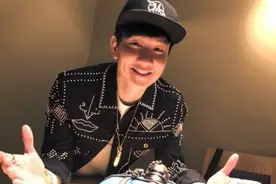 网瘾少年上线！林俊杰庆生许愿不忘游戏图片