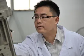 火箭控制先锋王辉：姿态万千 信步苍穹图片