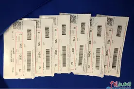乘客投诉遭东方航空公司窗口人员刁难 三名小孩座位被分散安排图片