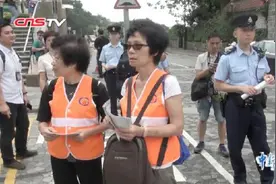 香港警察举行反爆窃行动 机动部队野外巡逻视频封面