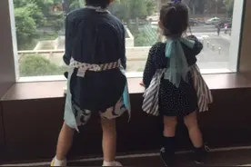邓超愧疚发文 自责没有陪伴儿女过六一图片