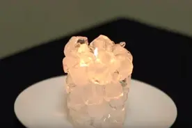 冰块也能用来制作成蜡烛？网友用实践来告诉你背后的真相图片