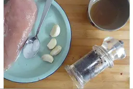 大蒜蜂蜜煎鸡排 听着名字就知道好吃的不得了图片