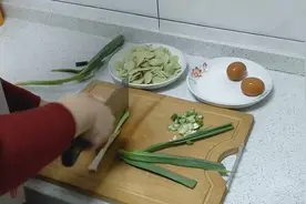 很多地方没有的家常菜绿豆饼炒鸡蛋视频封面