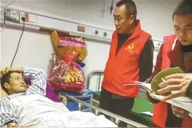 汶川地震“铁人”志愿者的救与被救图片