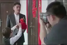 新郎接亲不料跟丈母娘杠上了，一怒之下新郎走了，这下新娘崩溃了视频封面