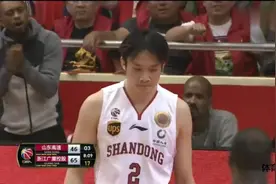 只有他配得上中分发型，丁外援不愧是MVP！