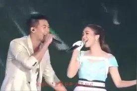Weir，min，威敏夫妇现场唱歌，Weir与粉丝互动好亲民视频封面