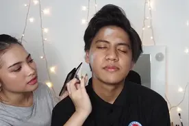 妹子给丑男友化妆，妆后被惊艳到了，想不到比她颜值还高视频封面