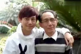 43岁何炅全家福大曝光视频封面