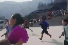 科比说犯规！全部都犯规！笑晕……视频封面