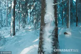 天才画家穿越3国花3年创“隐身艺术” 每幅作品都在“躲猫猫”图片