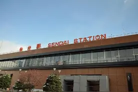 日本老人放纸占16个座位遭批：不能倚老卖老图片