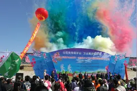 第九届狼牙山山花节开幕图片