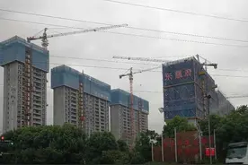 买完房子才知道小区紧挨着危险品仓库 宁波这群准业主心焦了图片