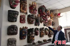 甘肃收藏者全球淘千余件傩面具 藏品传承原始图腾文化图片